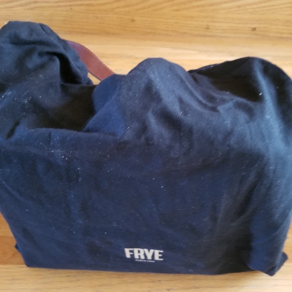 Authentic Frye Messenger Crossbody w Storage Bag! - Picture 7 of 7